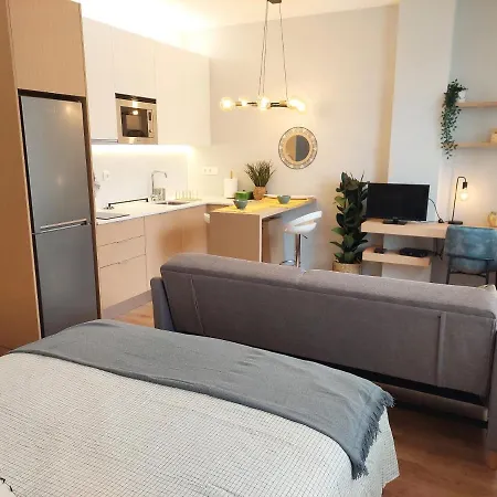 Charming With Ac Apartment *